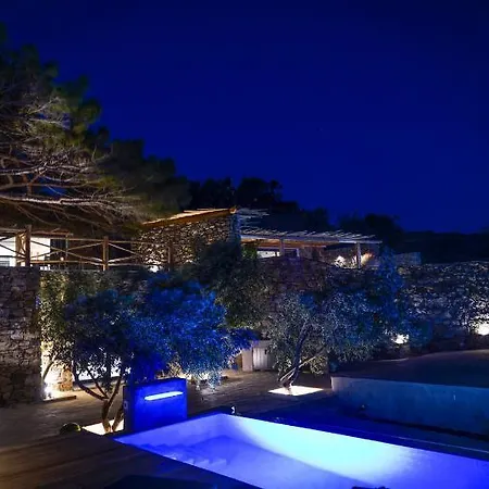 Ikies Of Mykonos 5*