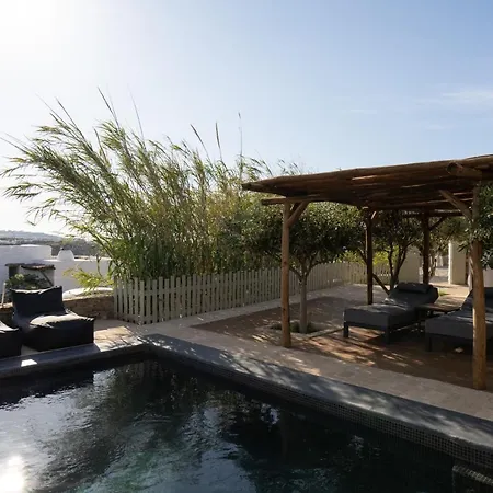 Ikies Of Mykonos Bed & Breakfast 3*